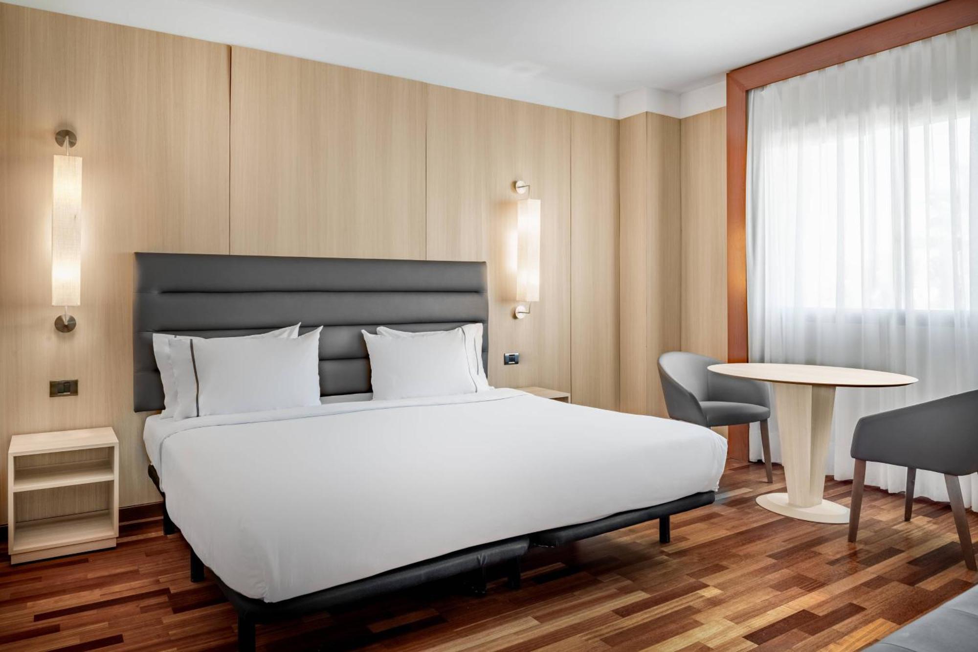 Ac Hotel Badajoz By Marriott Exteriör bild