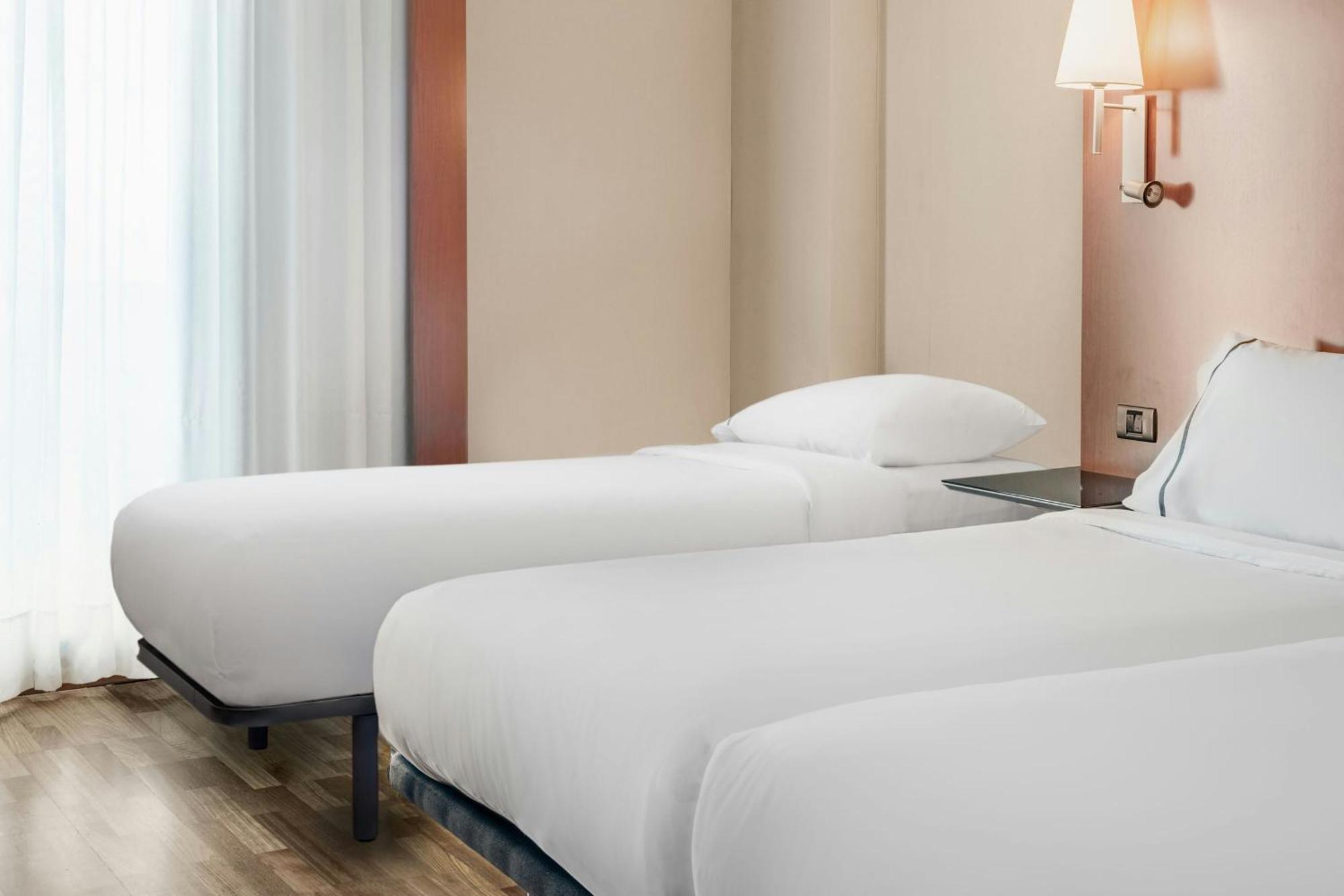 Ac Hotel Badajoz By Marriott Exteriör bild